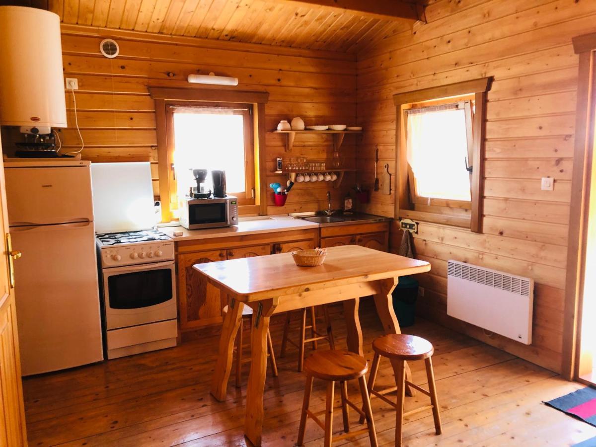Camping, Hotel De Plein Air Les Cariamas Chateauroux-les-Alpes Екстериор снимка