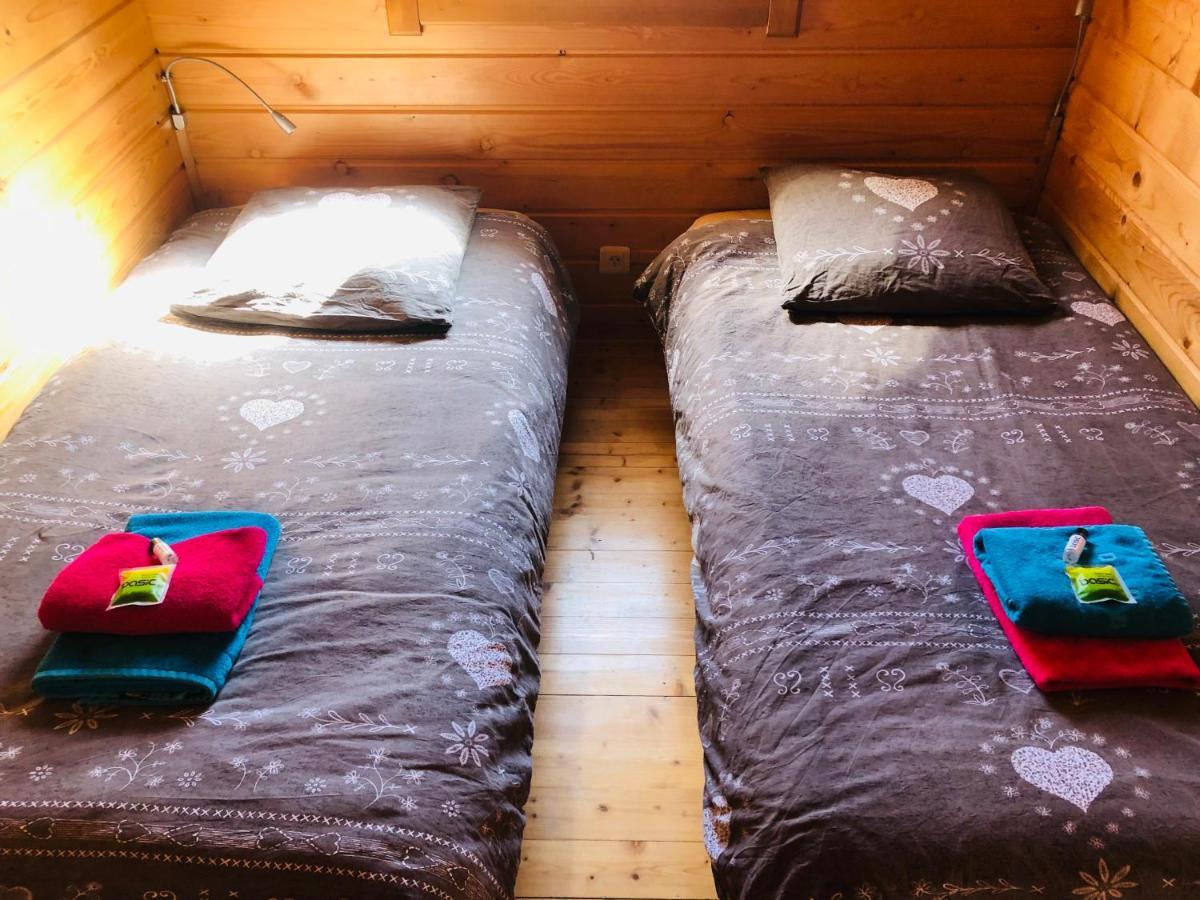 Camping, Hotel De Plein Air Les Cariamas Chateauroux-les-Alpes Екстериор снимка