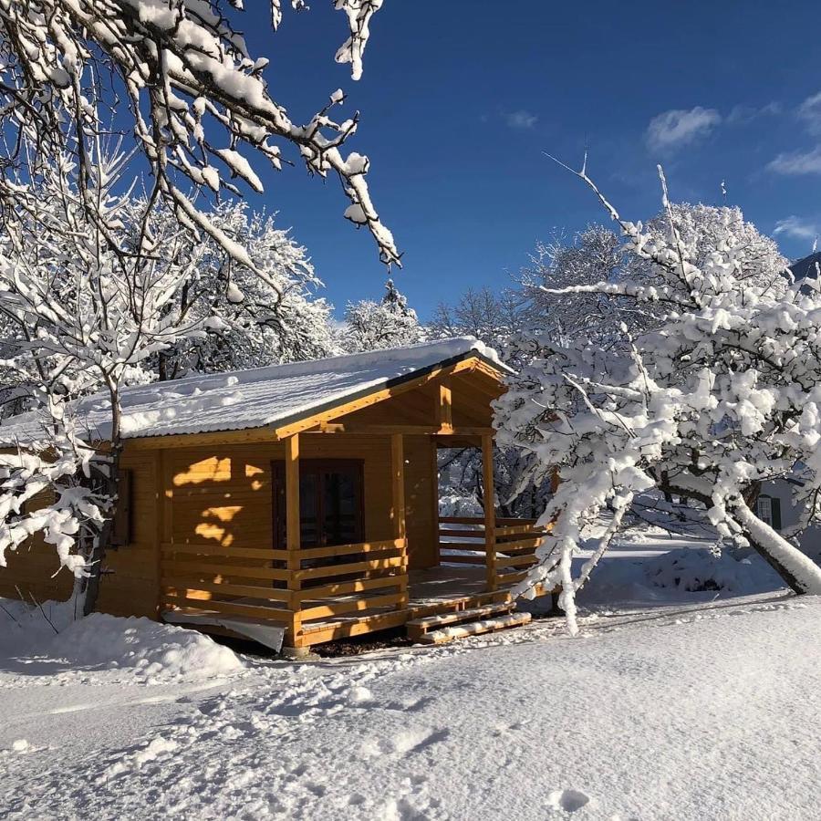 Camping, Hotel De Plein Air Les Cariamas Chateauroux-les-Alpes Екстериор снимка