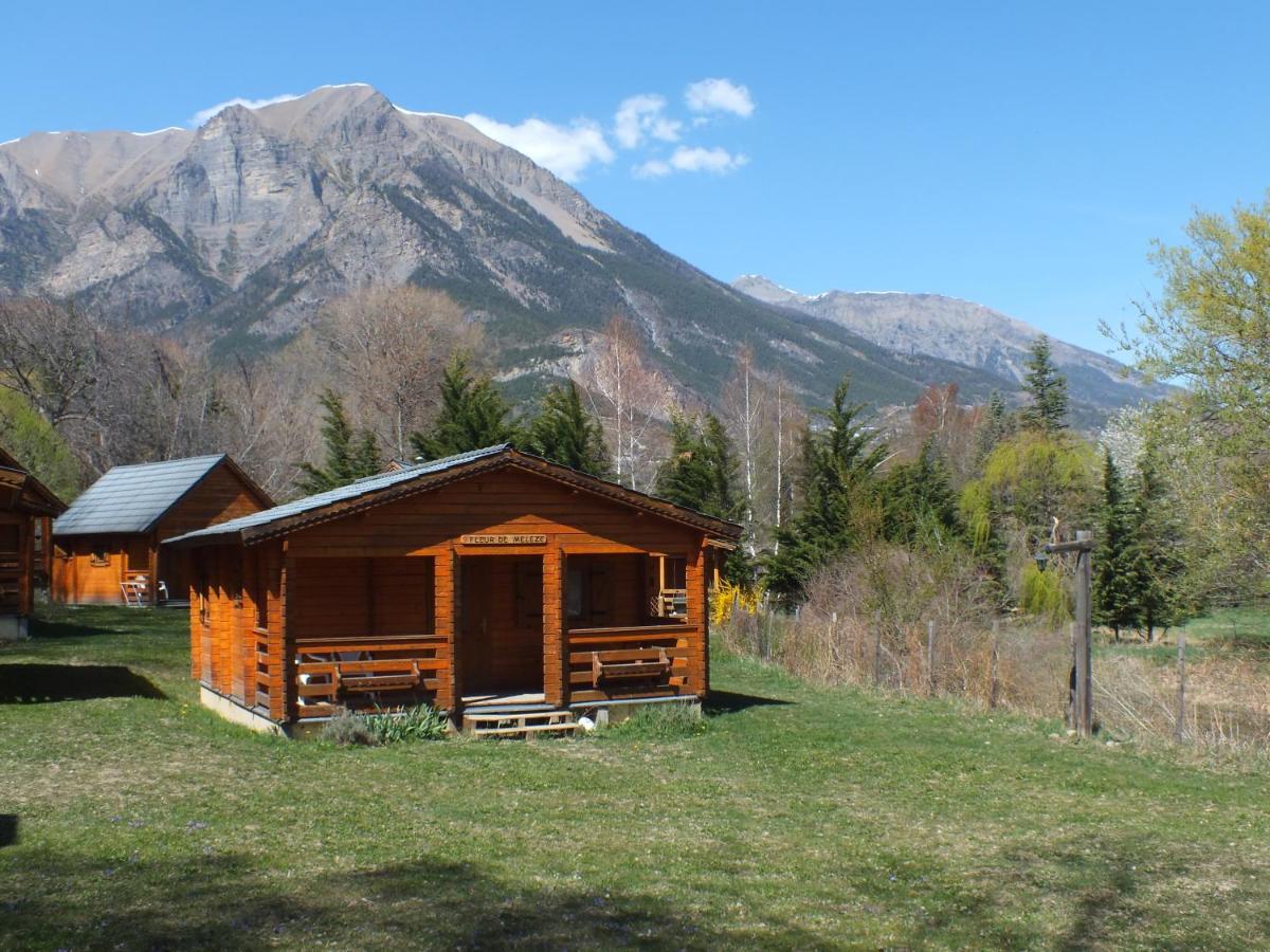 Camping, Hotel De Plein Air Les Cariamas Chateauroux-les-Alpes Екстериор снимка