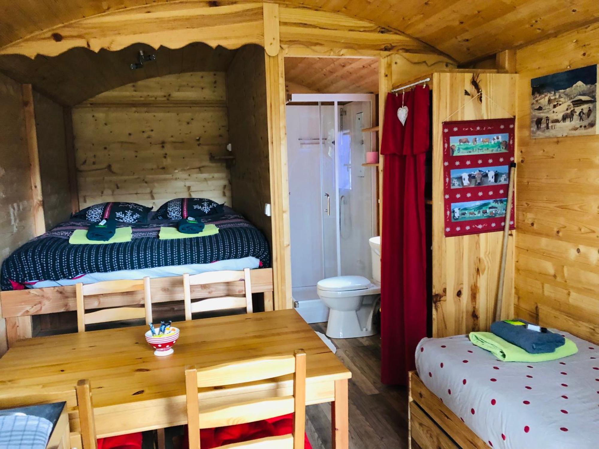 Camping, Hotel De Plein Air Les Cariamas Chateauroux-les-Alpes Екстериор снимка