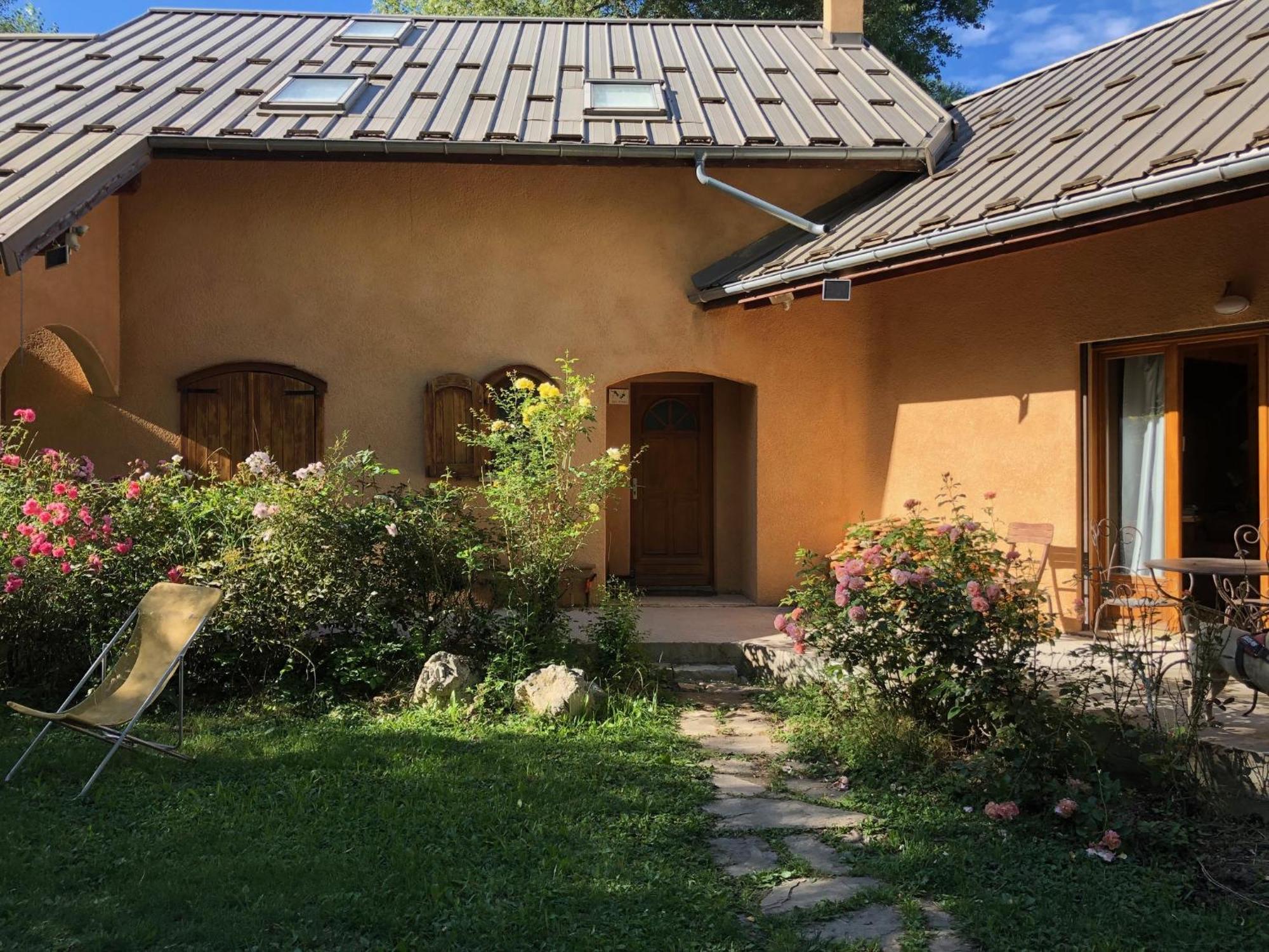 Camping, Hotel De Plein Air Les Cariamas Chateauroux-les-Alpes Екстериор снимка