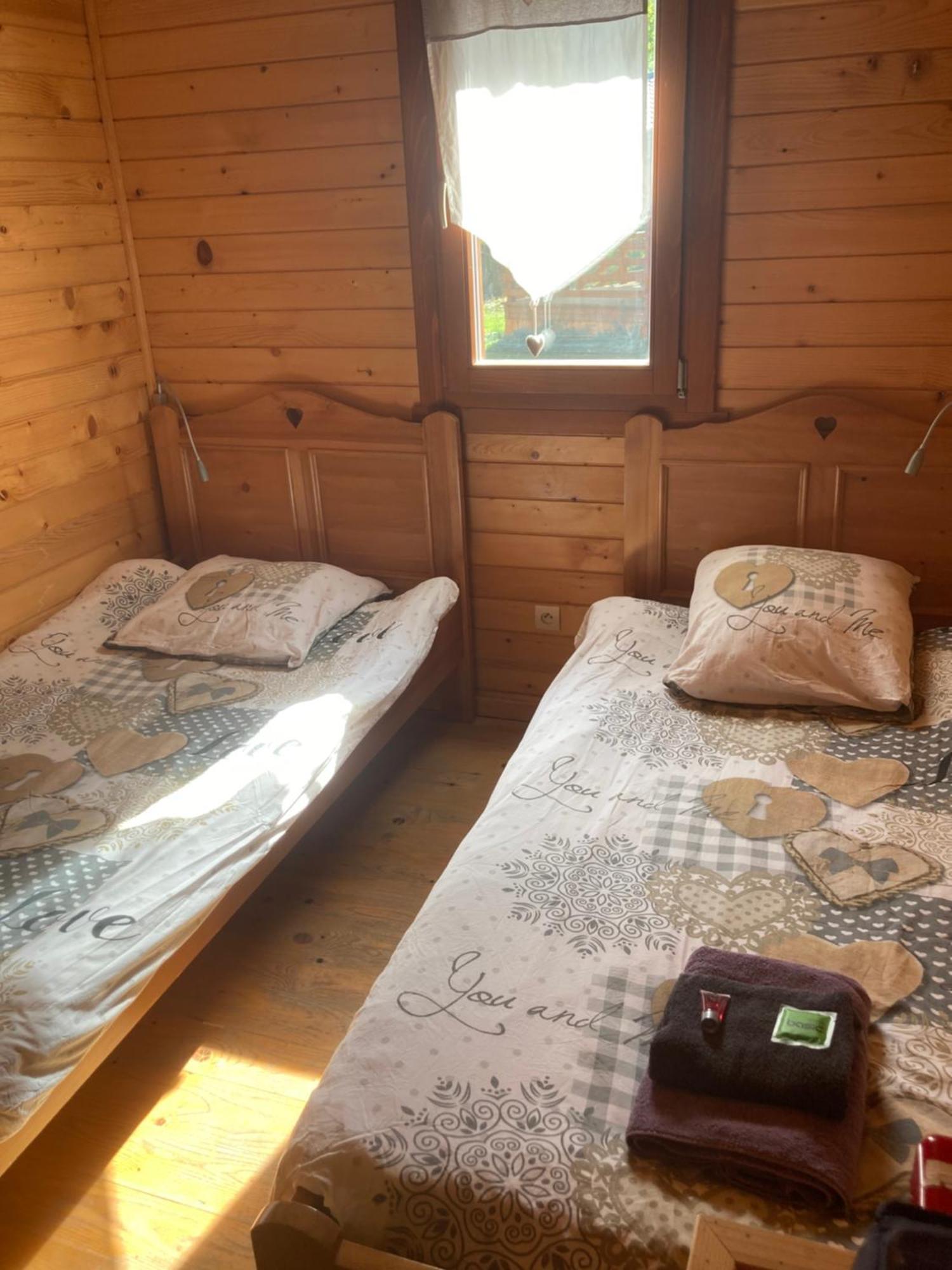 Camping, Hotel De Plein Air Les Cariamas Chateauroux-les-Alpes Екстериор снимка