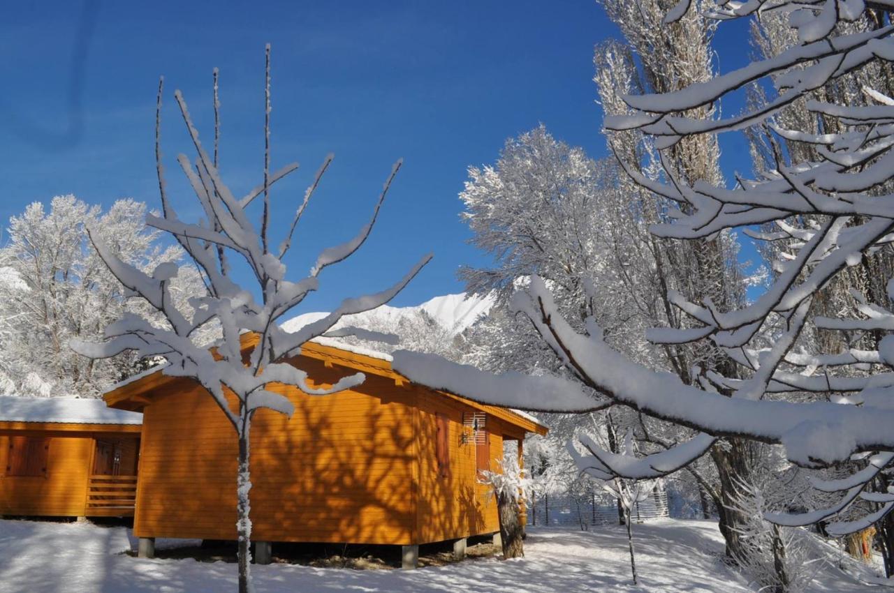 Camping, Hotel De Plein Air Les Cariamas Chateauroux-les-Alpes Екстериор снимка